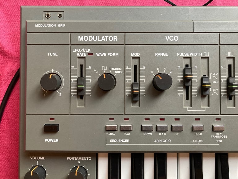 Roland SH101