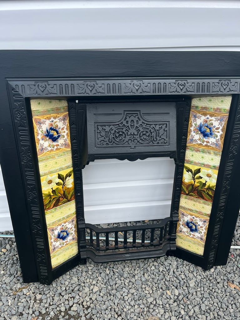 Cast iron tiled fire insert and surround