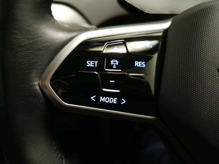 2022 Volkswagen ID.4 Pure 52kWh Life SUV 5dr Electric Auto (148 ps) - CARPLAY - AUTO PARK - LED S...