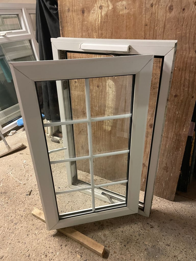 H 109 x W 65 cm - BEAUTIFUL GEORGIAN UPVC DOUBLE GLAZED WINDOW - CLEAR GLASS (REF: SJ466) 