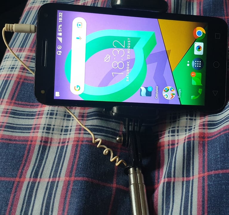 image for SELFIE STICK MONOPOD TELESCOPIC WIRED MOBILE PHONE HOLDER 3.5MM JACK PHOTOS rrp £9.95