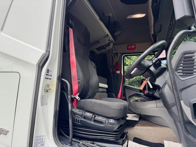 2023 23 DAF XF 480 EURO 6 6X2 TRACTOR UNIT, SLIDER, FRIDGE, MICROWAVE 