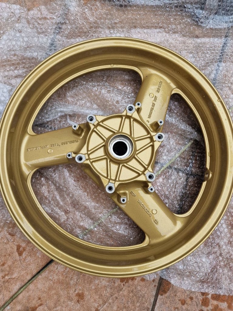 Pan european wheels and fork bottoms in gold