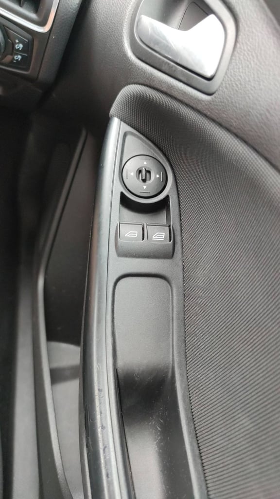Ford, FOCUS, Hatchback, 2014, Manual, 998 (cc), 5 doors