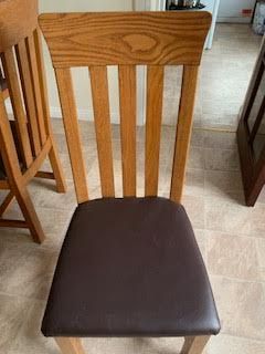 Dining Table and 6 Chairs 