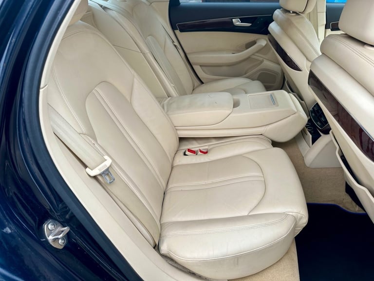 10 2010 AUDI A8 3.0 TDi QUATTRO SE AUTO