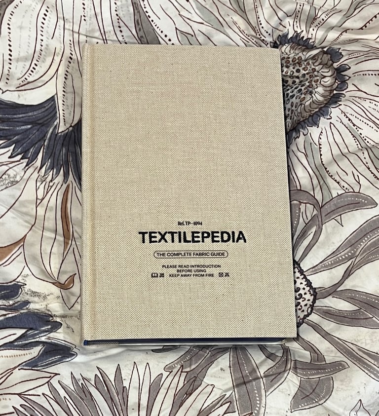 image for Textilepedia - Fabric Guide