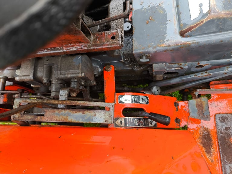 Kubota B1750 mini tractor 