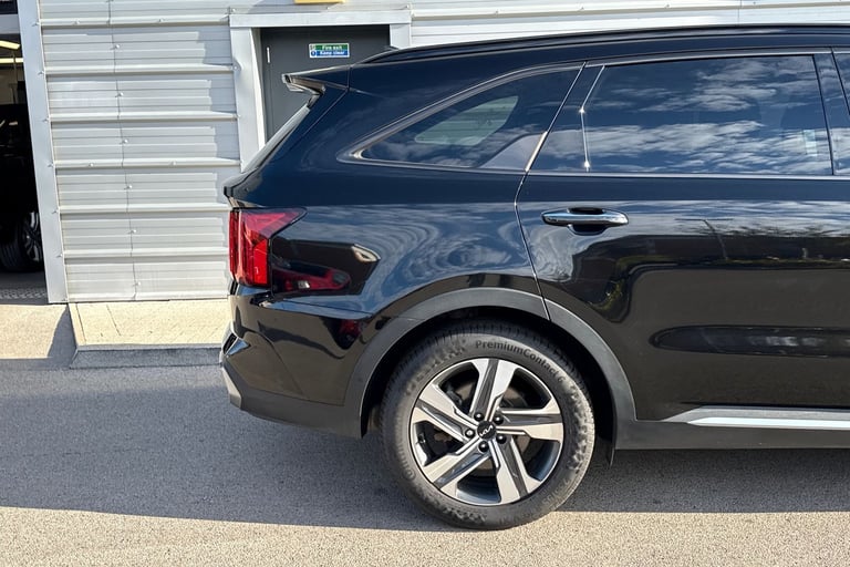 2023 Kia Sorento 1.6 h T-GDi Edition Auto AWD Euro 6 (s/s) 5dr SUV PETROL/ELECTRIC Automatic