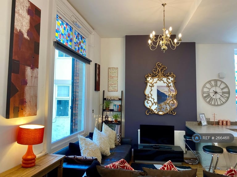 2 bedroom flat in St. Nicholas Chambers, Newcastle Upon Tyne, NE1 (2 bed) (#2664611)