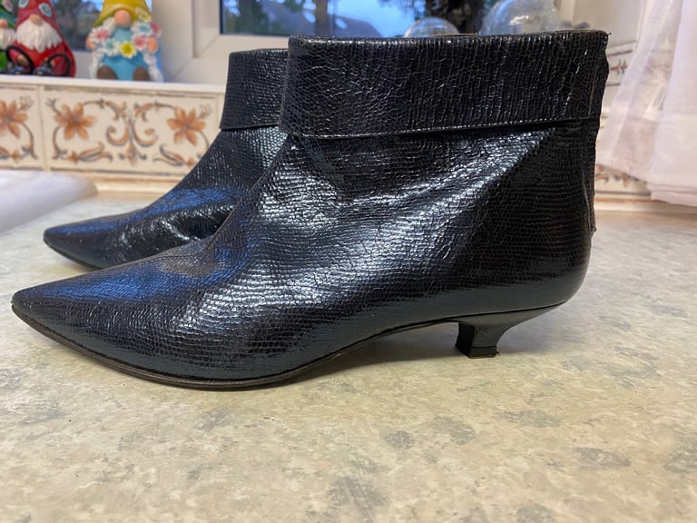image for Lulu Guineas ankle boots