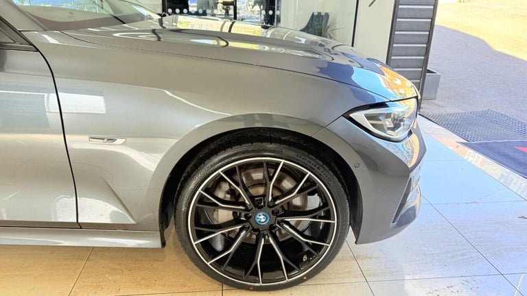 2022 BMW 3 Series 2.0 330e 12kWh SE Pro Touring Auto Euro 6 (s/s) 5dr Estate PETROL/ELECTRIC Auto...