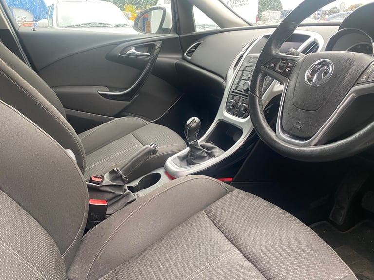 VAUXHALL ASTRA 2.0 CDTI SRI S/S 160 BHP 64 REG 5 DOOR 12 MONTHS MOT TAX £165 LOW INSURANCE 