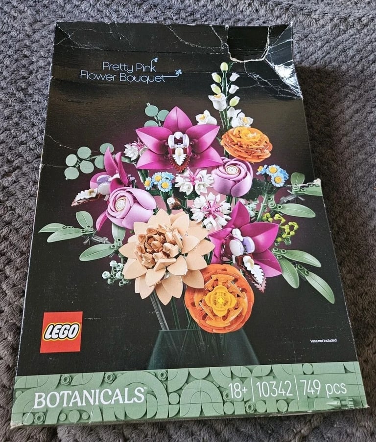 image for LEGO Botanicals Pretty Pink Flower Bouquet (10342) 