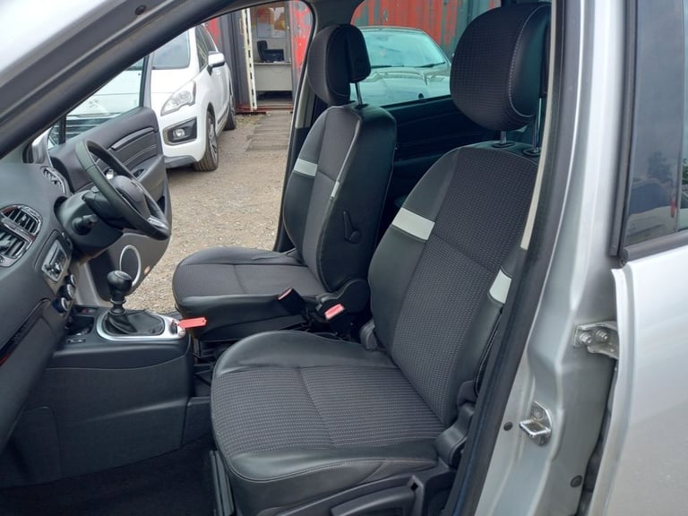 2013 Renault Grand Scenic 1.6 VVT Dynamique TomTom MPV 5dr Petrol Manual Euro 5 (110 ps) MPV Petr...