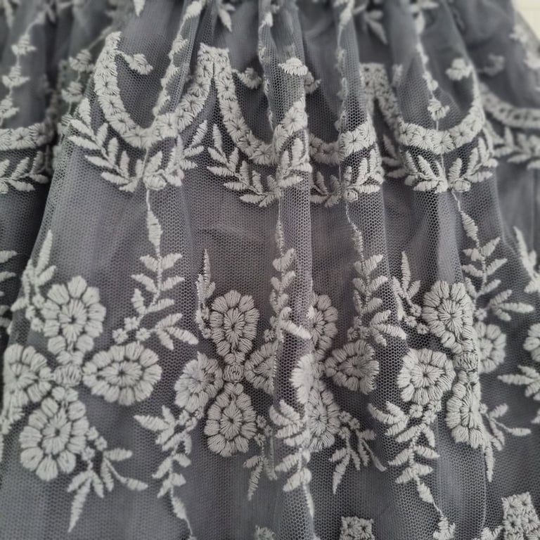 Next Girls Lace Lined Skirt. Ideal in Winter & Parties/Weddings Age 4-5 New.