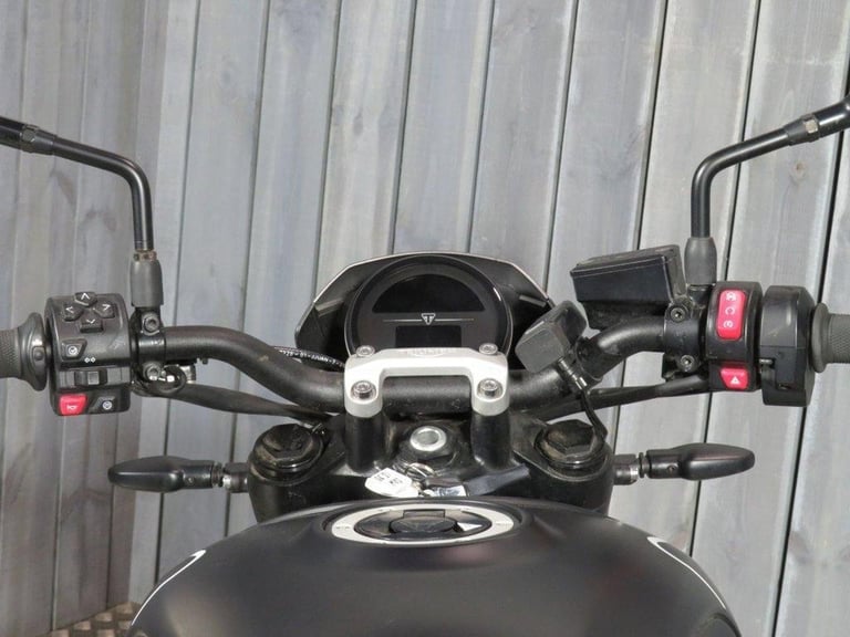 2021 21 TRIUMPH TRIDENT 660