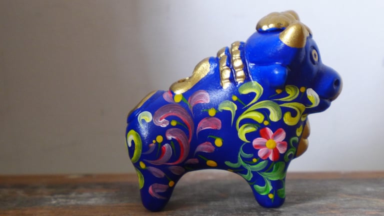 COLLECTABLE: TORITO DE PUCARÁ. MAGICAL PUCARA BULL. PERUVIAN PUCARA. HAND-PAINTED. SMALL. AS NEW.