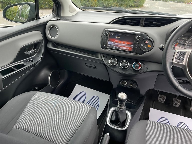 2015 Toyota Yaris 1.33 VVT-i Icon 5dr HATCHBACK Petrol Manual