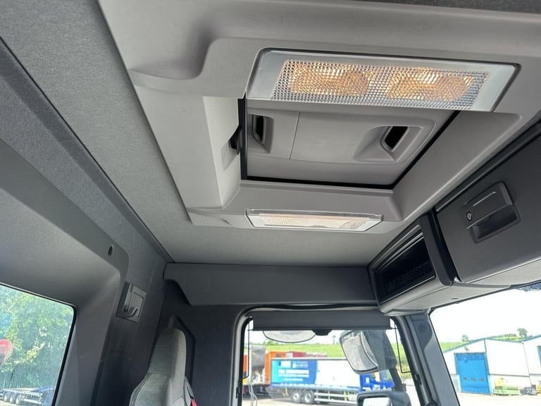 2022 RENAULT K440 8X4 TIPPER