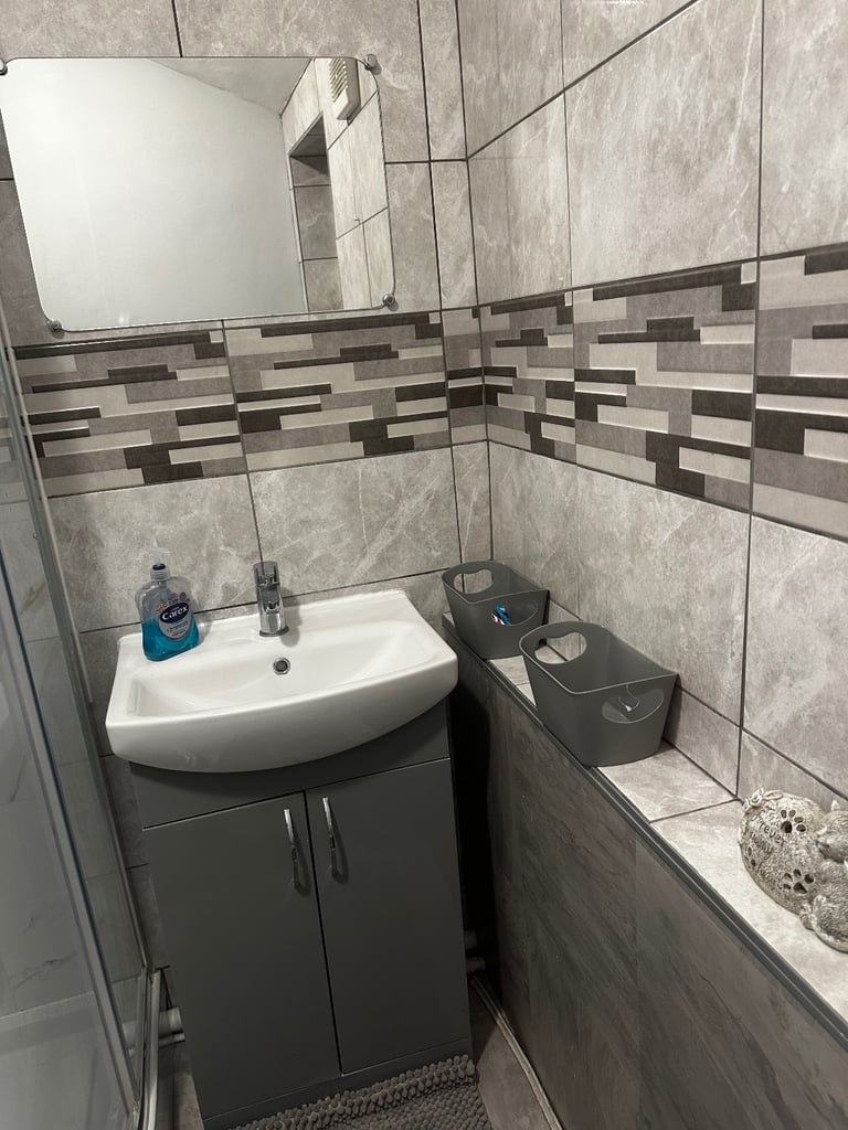 Large double bed  room in Easton 