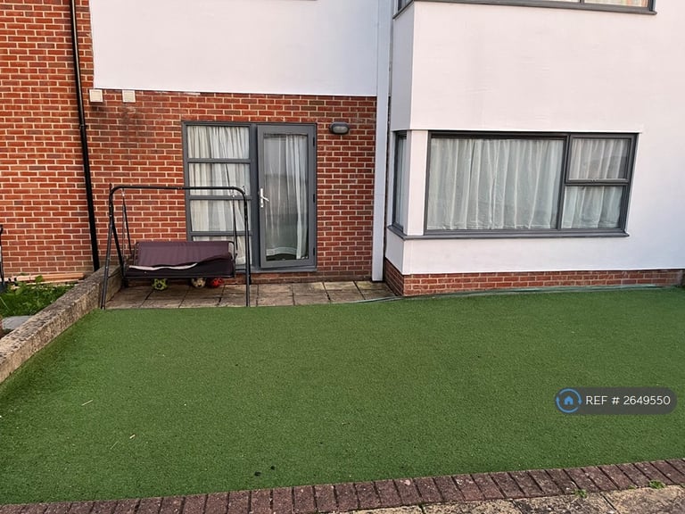 image for 2 bedroom flat in Bay Tree Court, Barking, IG11 (2 bed) (#2649550)