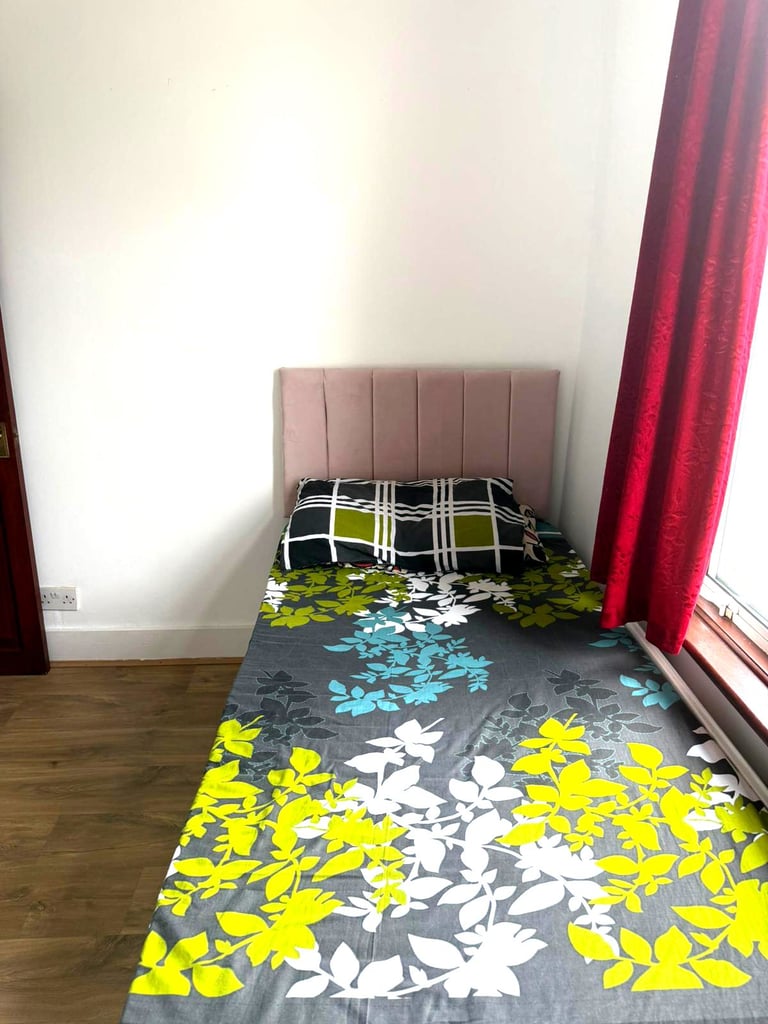 Single Room to let in Ilford . Close to ilford lane (Pakistanis) 
