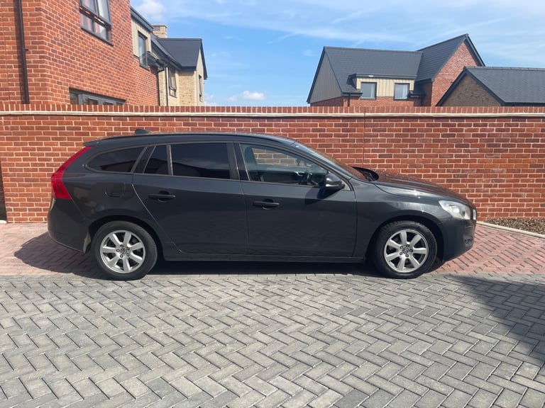 VOLVO V60 2.0 ESTATE 2013 only 1 Previous Owner