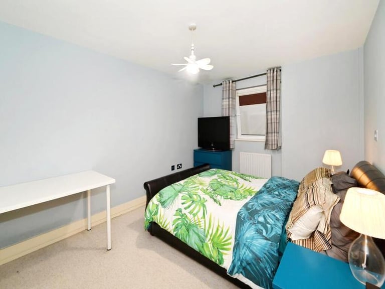 🏠 Bright and spacious room in the vibrant area of Peckham available 