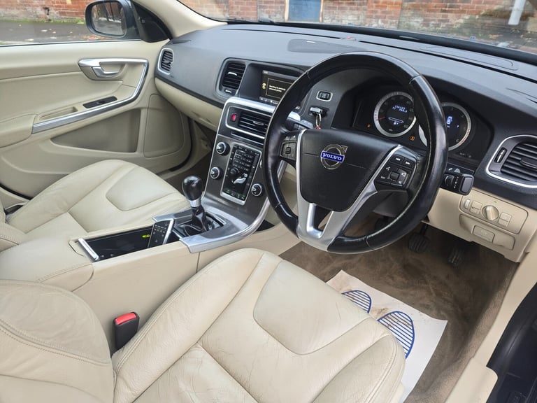 2010 Volvo S60 D5 [205] SE Lux 4dr SALOON Diesel Manual