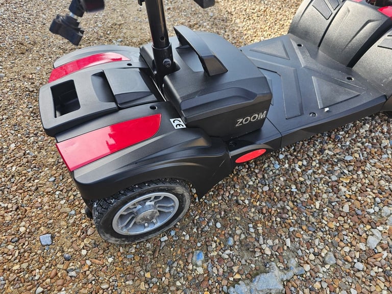 CARECO ZOOM - 4MPH PORTABLE CARBOOT MOBILITY SCOOTER