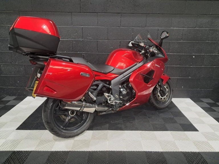 2013 13 TRIUMPH SPRINT GT 1050 ABS FINANCE SPECIALISTS APPLY NOW