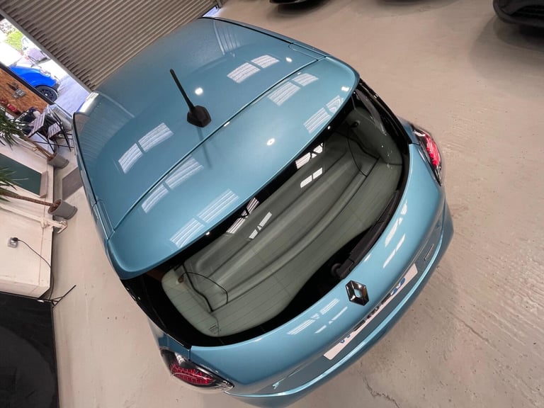 2020 Renault Zoe R135 52kWh Iconic Auto 5dr (i, Rapid Charge) HATCHBACK Electric Automatic