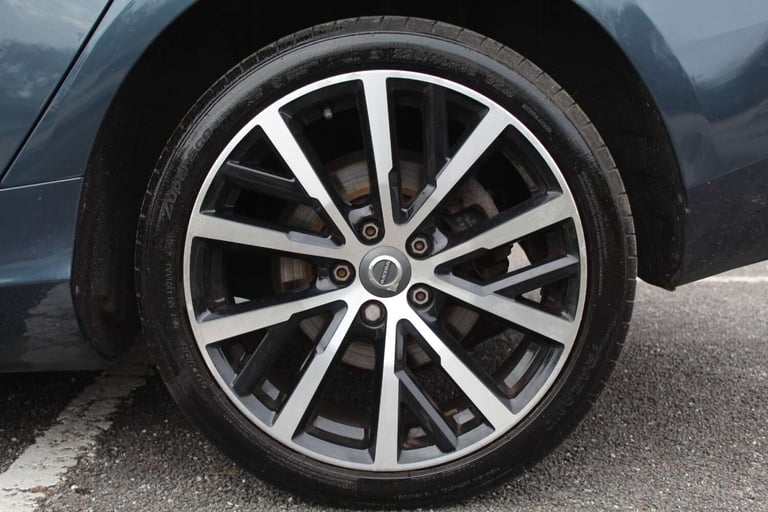 2019 Volvo V40 D3 [4 Cyl 152] Inscription Edition 5dr Geartronic HATCHBACK DIESEL Automatic