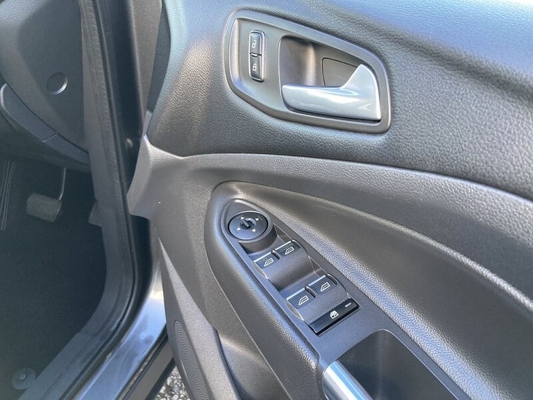  Ford Kuga Zetec Tdci Hatchback Diesel Automatic