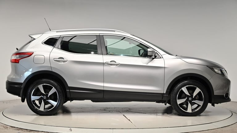 2015 Nissan Qashqai 1.6 dCi n-tec+ XTRON 2WD Euro 6 (s/s) 5dr HATCHBACK Diesel Automatic