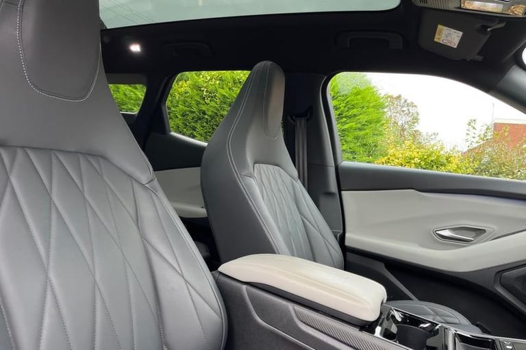 2024 Ford Explorer PREMIUM | Heads up Display | Panoramic Roof | Heated Seats/Wheel | Adaptive Es...