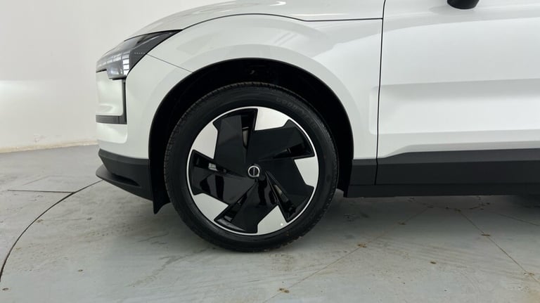 2025 Volvo EX30 Plus, Single Motor Extended Range, Electric Estate Electric Automatic