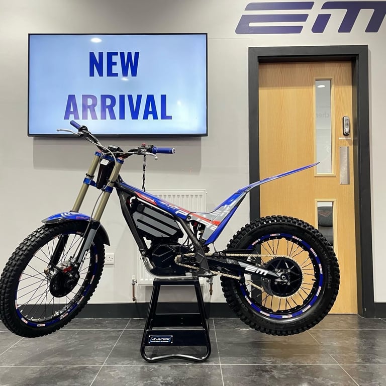 image for 2023 EM EPURE RACE ** EXCELLENT CONDITION** EX-DEMO USED ELECTRIC TRIAL