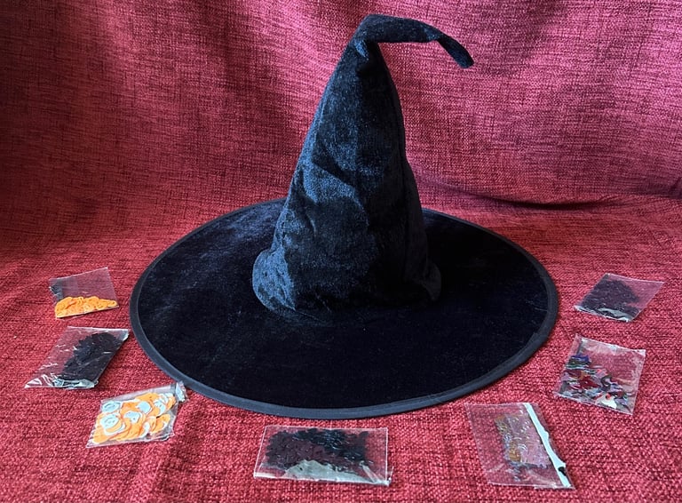 Halloween Hanging Spooky Glow In Dark Skeleton Velvet Witches Hat & Halloween Confetti x 7 Packs
