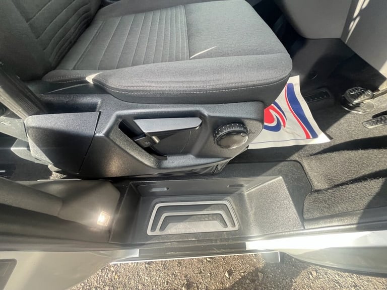 2022 Ford Tourneo Custom 2.0 EcoBlue 130ps L/R 8 Seater Titanium Auto MPV DIESEL Automatic