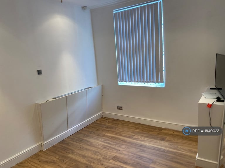 2 bedroom house in Hovis Street, Manchester, M11 (2 bed) (#1840023)
