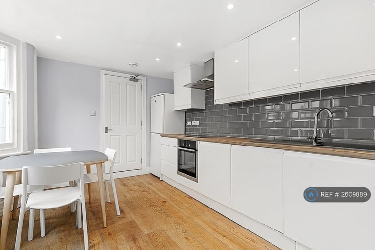 4 bedroom house in Fenham Road, London, SE15 (4 bed) (#2609889)