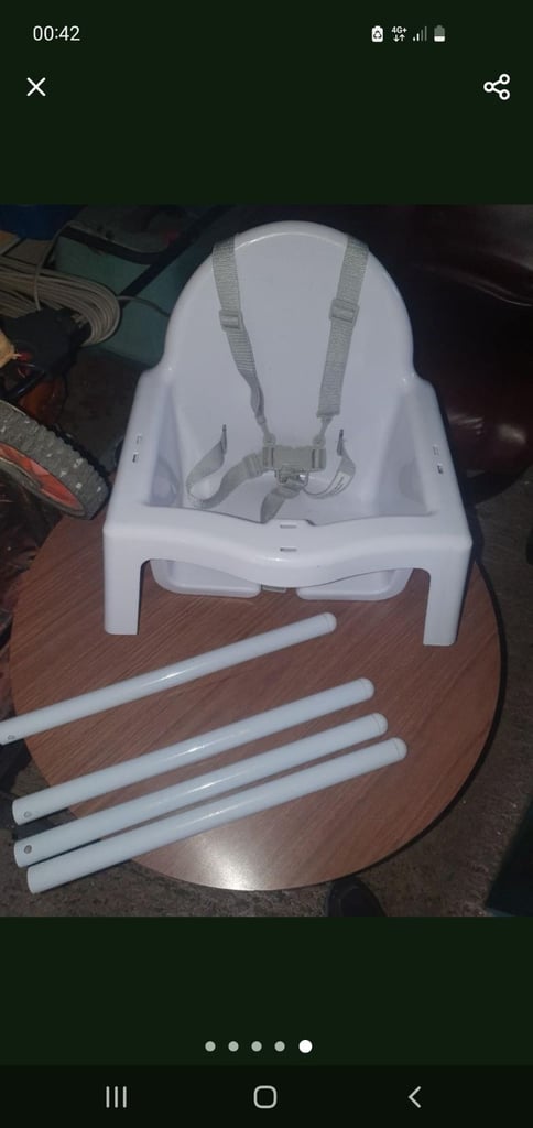 Chicco Baby Hug Crib, Adjustable Rise & Fall , Tilt , Mobile etc & High Chair. Good Condition,Clean