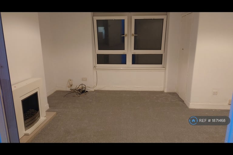 2 bedroom flat in Parkneuk Road, Glasgow, G43 (2 bed) (#1871468)