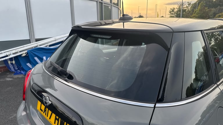 2017 MINI Hatch 1.5 Cooper 5dr Auto Petrol Hatchback Hatchback Petrol Automatic