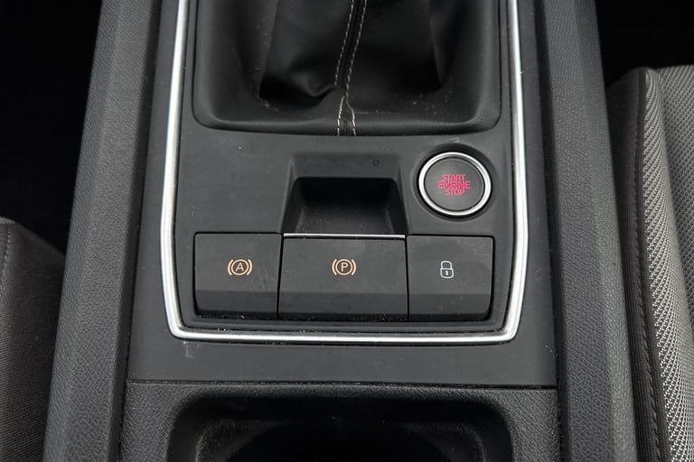 2021 SEAT Leon 1.0 TSI EVO SE Dynamic 5dr Hatchback PETROL Manual