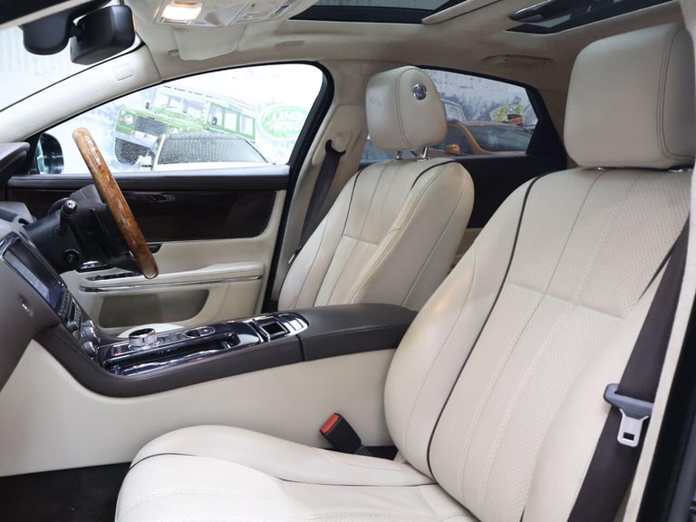 2010 Jaguar XJ 3.0d V6 Portfolio 4dr Auto SALOON DIESEL Automatic