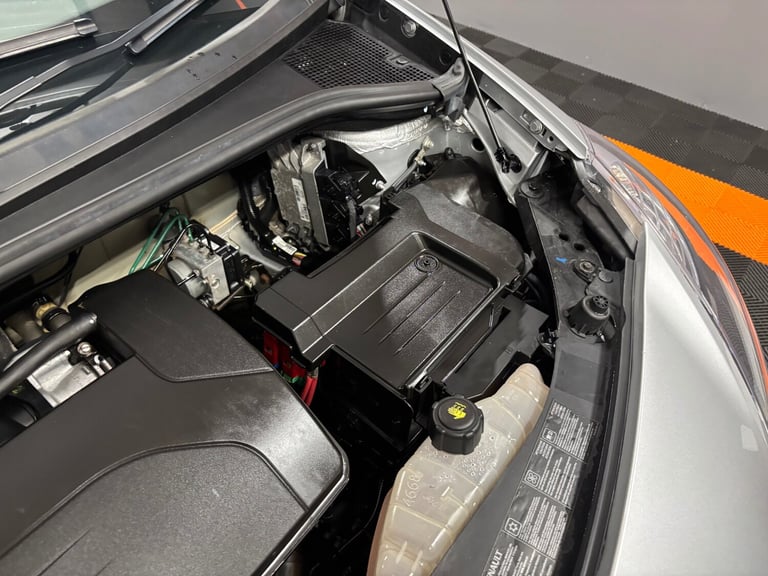 2012 Renault Clio 1.2 16V Dynamique TomTom 5dr HATCHBACK Petrol Manual