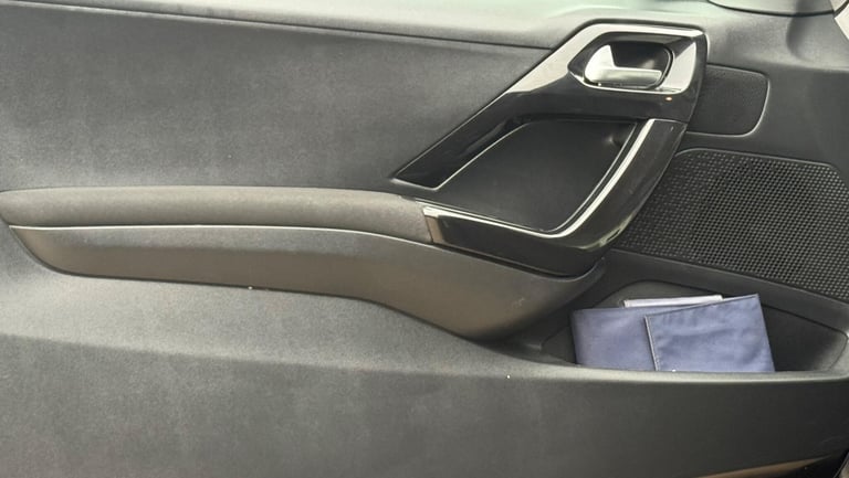 2018 Peugeot 208 1.2 PureTech Black Edition Euro 6 3dr Petrol